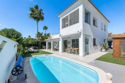 Cluster house for sale in Estepona, Málaga. 