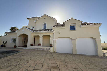 Cluster house for sale in Estepona, Málaga. 