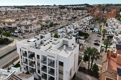 Penthouses verkoop in Villamartín, Alicante. 