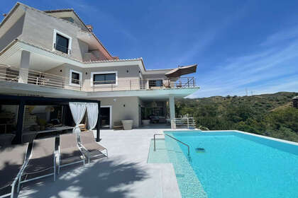 Cluster house for sale in Elviria, Marbella, Málaga. 