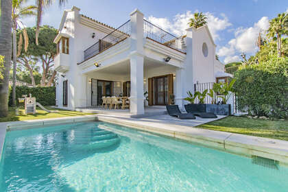 Cluster house for sale in Nagüeles, Marbella, Málaga. 