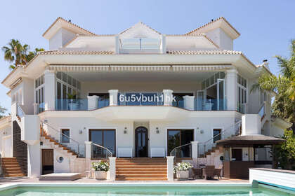 Cluster house for sale in Hacienda Las Chapas, Marbella, Málaga. 