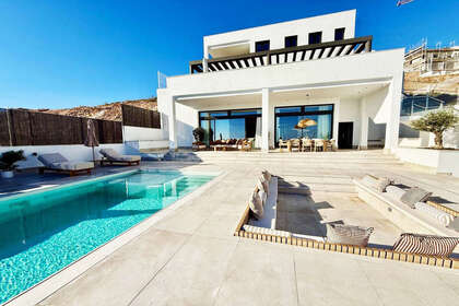 Reihenhaus zu verkaufen in Benalmádena, Málaga. 