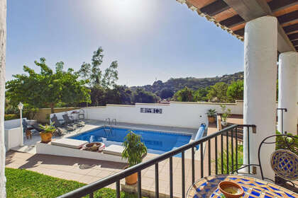 Cluster house for sale in Estepona, Málaga. 