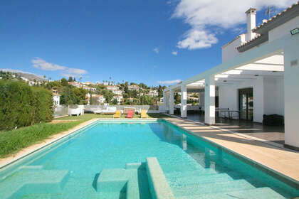 Cluster house for sale in La Sierrezuela, Mijas, Málaga. 