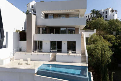 Cluster house for sale in Marbella, Málaga. 