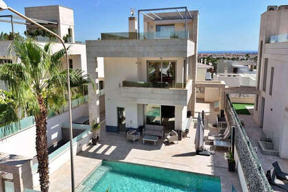 Klynge huse til salg i Villamartín, Alicante. 