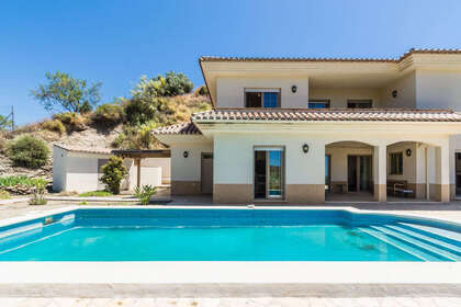 Klynge huse til salg i Vélez-Málaga. 