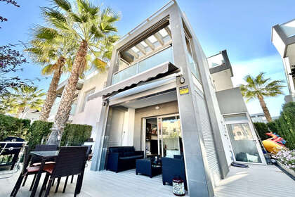 Апартаменты Продажа в Punta Prima, Alicante. 