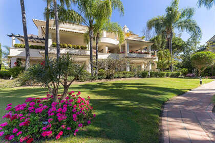 Apartment for sale in Nueva andalucia, Málaga. 