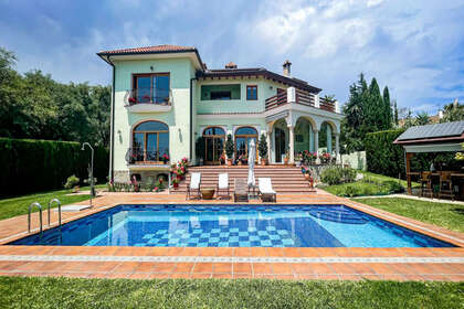 Таунхаус Продажа в Marbella, Málaga. 