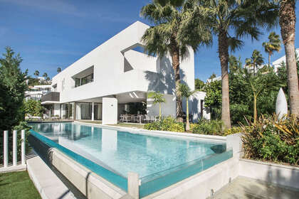 Cluster house for sale in Benahavís, Málaga. 