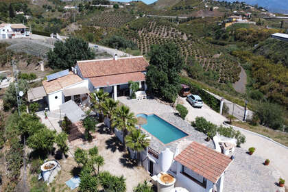 Таунхаус Продажа в Vélez-Málaga. 