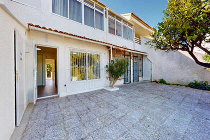 Chalet Adosado venta en Villamartín, Alicante. 