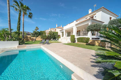 Chalet Adosado venta en Benahavís, Málaga. 