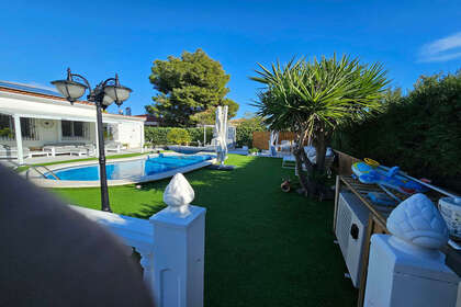 Řadový dům na prodej v San Fulgencio, Alicante. 