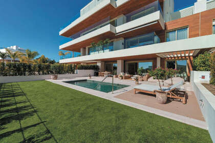 Apartamento venta en Puerto Banús, Marbella, Málaga. 