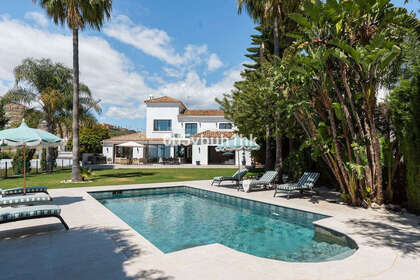 Cluster house for sale in Benahavís, Málaga. 