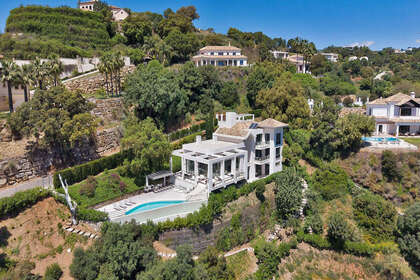 Cluster house for sale in Benahavís, Málaga. 
