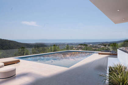 Cluster house for sale in Benahavís, Málaga. 