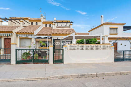 Domy na prodej v Zenia, La, Alicante. 