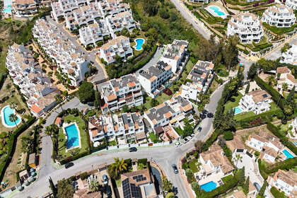 Domy na prodej v Nueva andalucia, Málaga. 