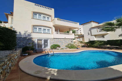 联排别墅 出售 进入 Orihuela-Costa, Alicante. 
