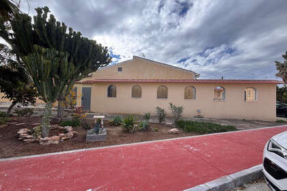 联排别墅 出售 进入 Torrevieja, Alicante. 