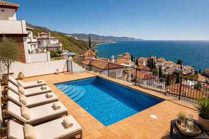 Řadový dům na prodej v Nerja, Málaga. 