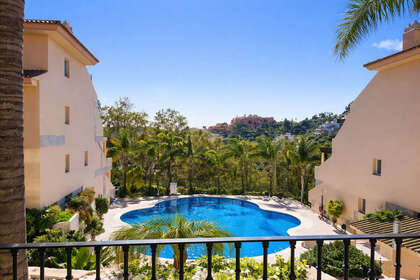 Apartmány na prodej v Nueva andalucia, Málaga. 