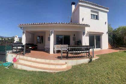 Řadový dům na prodej v San Pedro de Alcántara, Marbella, Málaga. 