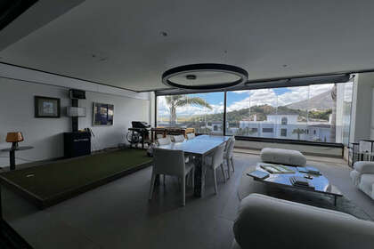 Apartmány na prodej v Estepona, Málaga. 