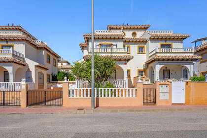Řadový dům na prodej v , Orihuela, Alicante. 