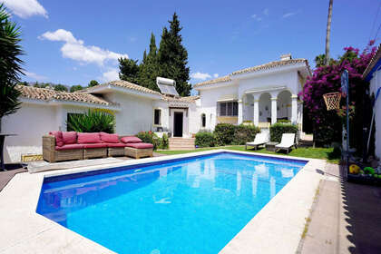 Cluster house for sale in La Sierrezuela, Mijas, Málaga. 
