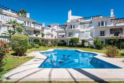 Apartmány na prodej v Nueva andalucia, Málaga. 