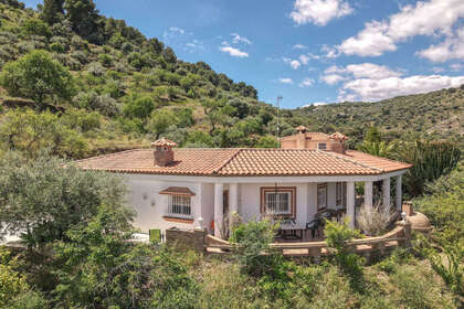 Cluster house for sale in Monda, Málaga. 