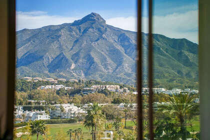 Cluster house for sale in Nueva andalucia, Málaga. 