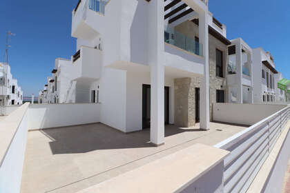 Apartmány na prodej v Balones, Alicante. 