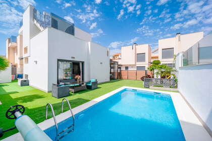 Таунхаус Продажа в Torrevieja, Alicante. 
