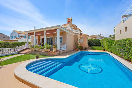 Таунхаус Продажа в Torrelamata - La Mata, Torrevieja, Alicante. 