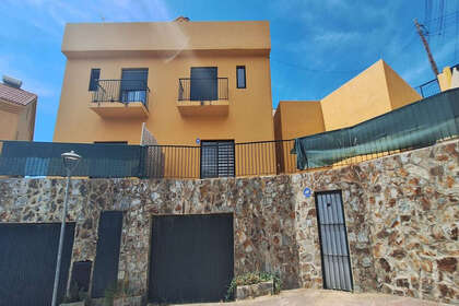 Таунхаус Продажа в Fuengirola, Málaga. 