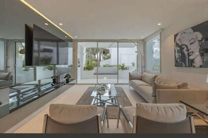 Апартаменты Продажа в Puerto Banús, Marbella, Málaga. 