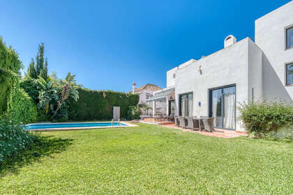 Таунхаус Продажа в Nueva andalucia, Málaga. 