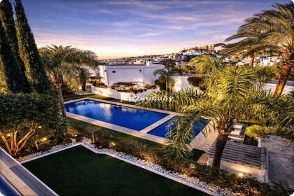 Таунхаус Продажа в Benalmádena, Málaga. 
