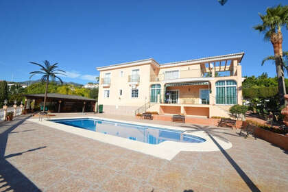 Таунхаус Продажа в Benalmádena, Málaga. 