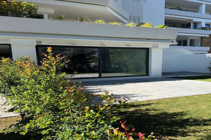 Apartment for sale in Nueva andalucia, Málaga. 