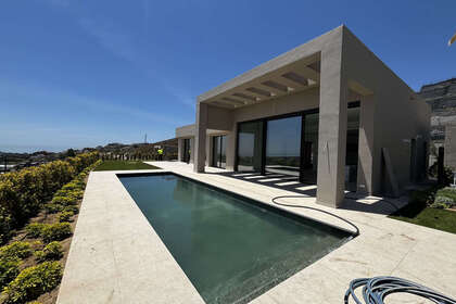Cluster house for sale in Benahavís, Málaga. 