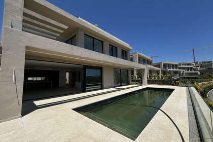 Cluster house for sale in Benahavís, Málaga. 