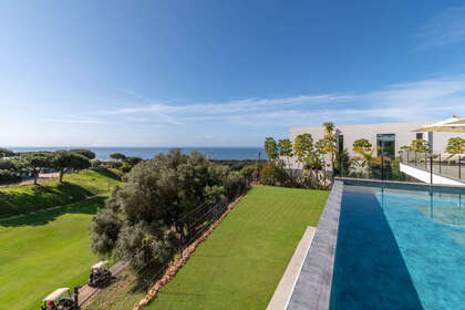 Cluster house for sale in Puerto de Cabopino, Marbella, Málaga. 