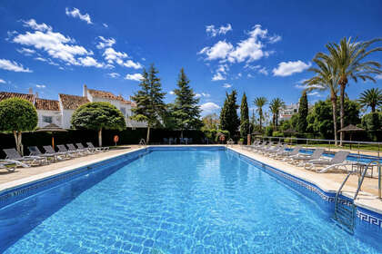 Apartmány na prodej v Nueva andalucia, Málaga. 